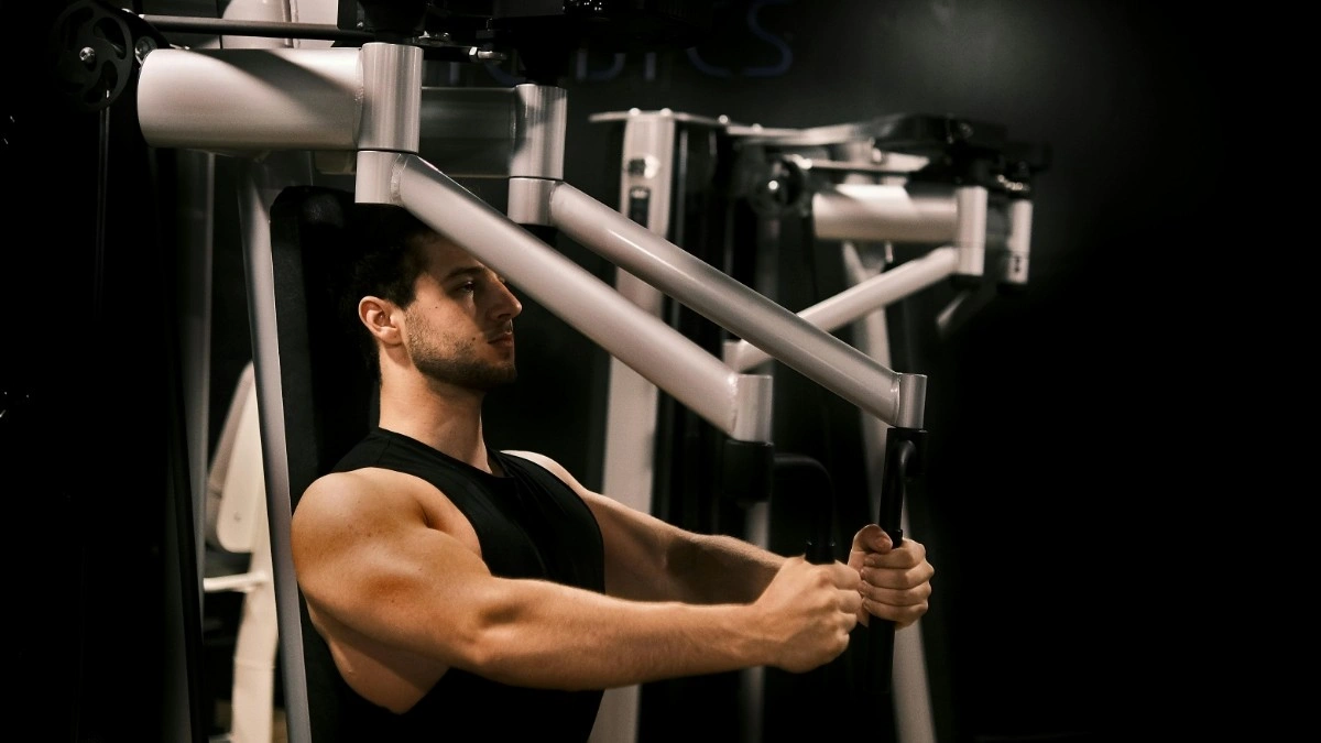 shoulder exercises in gym